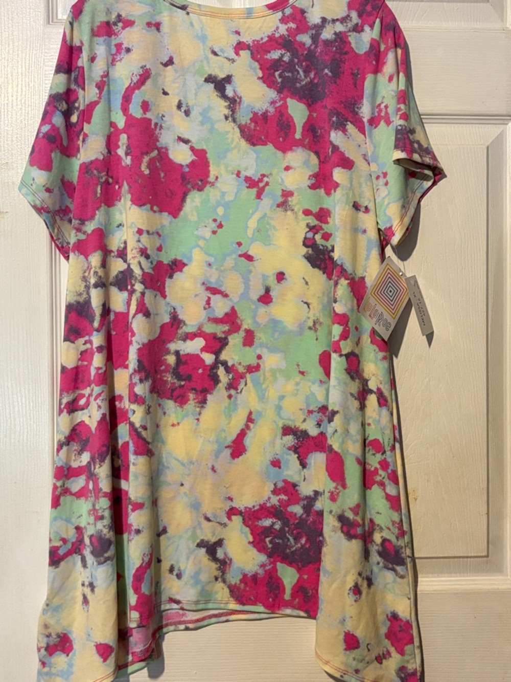 LuLaRoe multicolor splash Melissa tunic in Pink, Yellow & Mints - Picture 2 of 2